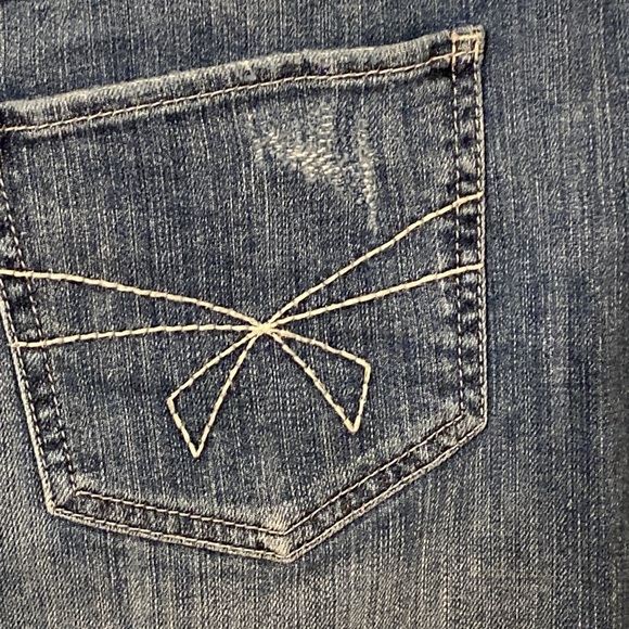 Elle Sz 2 distress jean skirt - Picture 7 of 8